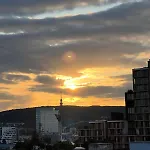 Modern Floor Loft, Private Terrace, Near Center & Free Parking דירה