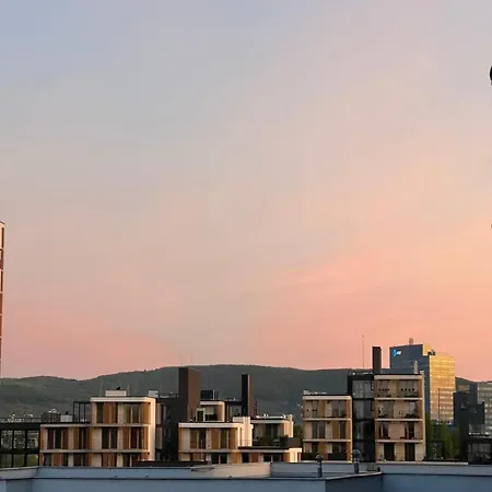 Apartman Modern Floor Loft, Private Terrace, Near Center & Free Parking Pozsony