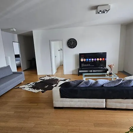 דירה Modern Floor Loft, Private Terrace, Near Center & Free Parking ברטיסלאבה