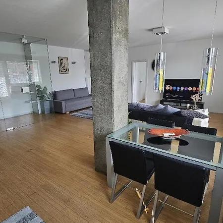 Modern Floor Loft, Private Terrace, Near Center & Free Parking Bratislava