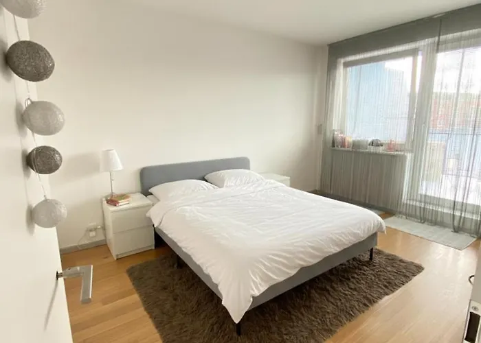 Modern Floor Loft, Private Terrace, Near Center & Free Parking *